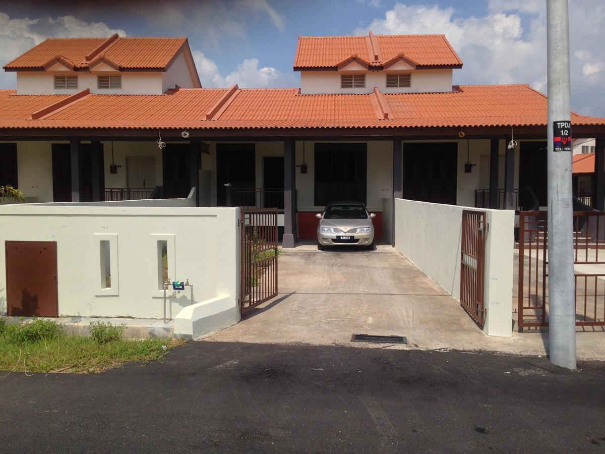 Teratakmuslim H'H Villa Malacca ภายนอก รูปภาพ
