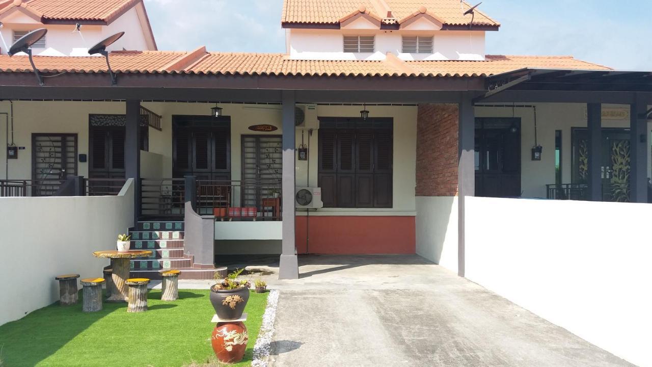 Teratakmuslim H'H Villa Malacca ภายนอก รูปภาพ